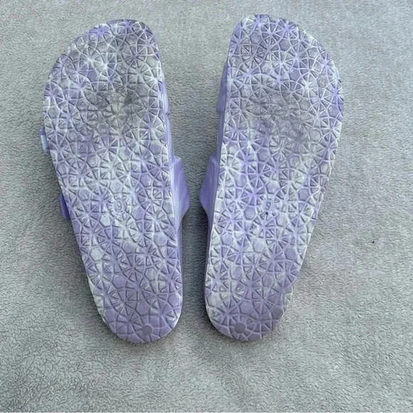 Women’s Size 9 Purple and  White Plastic Sandals - Picture 3 of 3